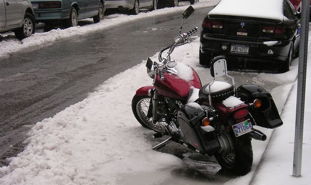 Jazda motocyklem zimą? To możliwe!