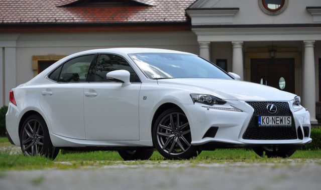 Lexus IS 250/300h F Sport: ze Stigiem mu do twarzy!