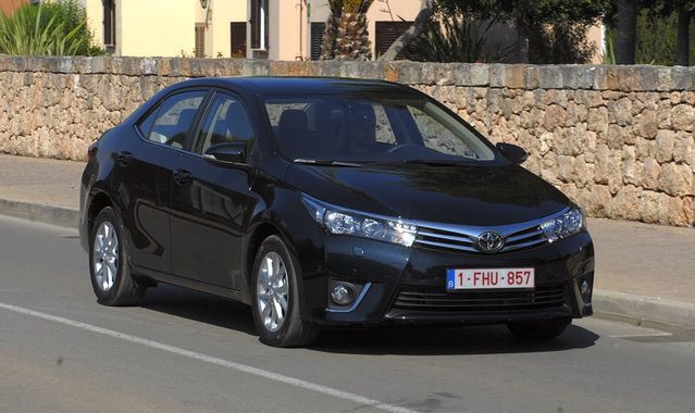 Toyota Corolla: sedan dla mas