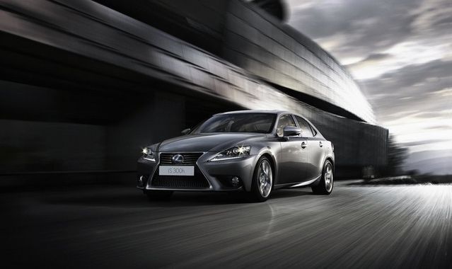 Lexus IS 300h liderem efektywności energetycznej