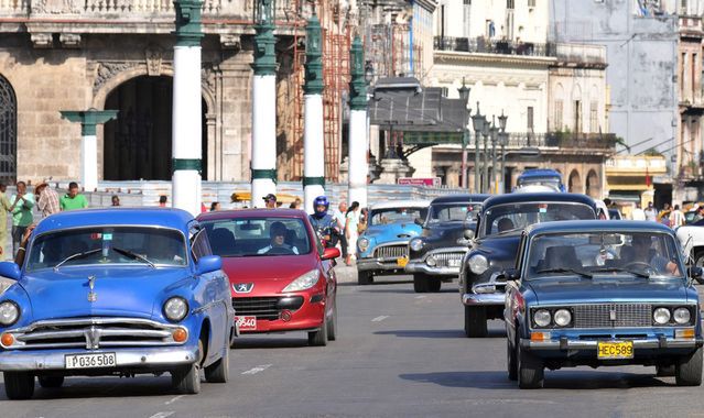 W ciągu pół roku obowiązywania nowych przepisów na Kubie sprzedano 50 aut