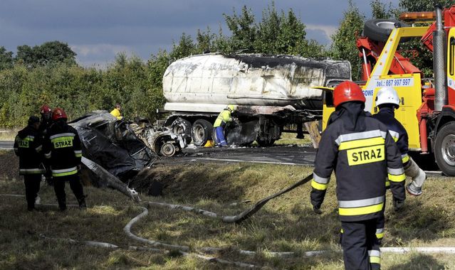 Jest zarzut dla kierowcy cysterny za spowodowanie wypadku z karetką