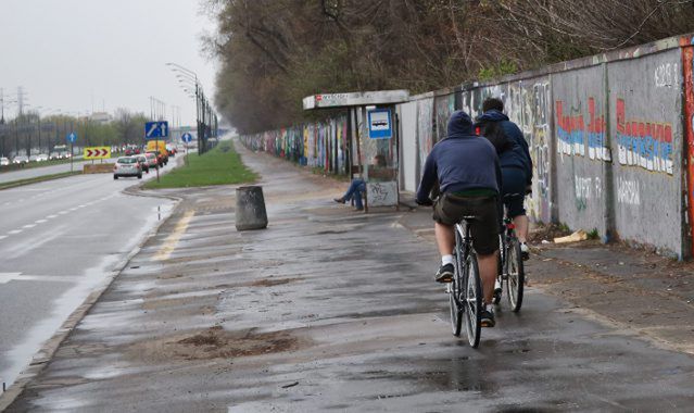 Rowerzyści wolą chodnik