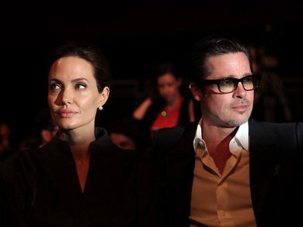 Angelina Jolie i Brad Pitt nad morzem