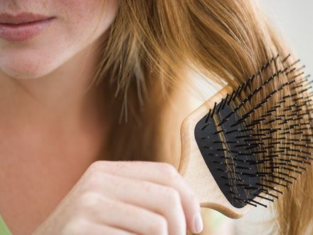 Szczotka do włosów jest siedliskiem bakterii