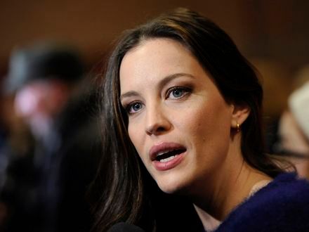 Liv Tyler śpiewa INXS