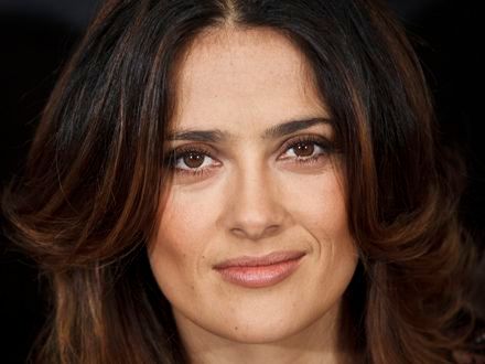 Salma Hayek wymodliła biust