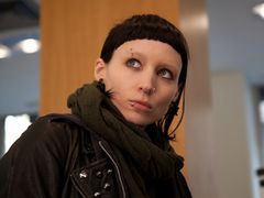 Nadchodzi Salander. Lisbeth Salander...