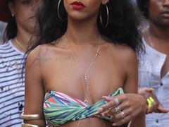 Rihanna w bikini na wakacjach