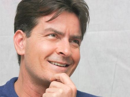 Charlie Sheen po terapii idzie na emeryturę