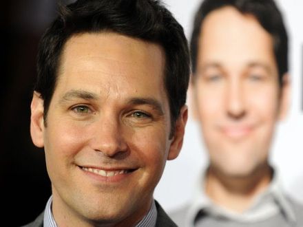 Paul Rudd leczy kompleksy nagością