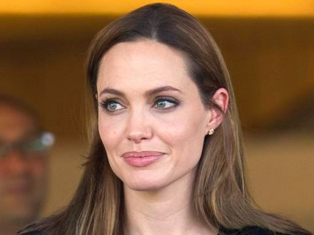 Angelina Jolie apeluje o pomoc