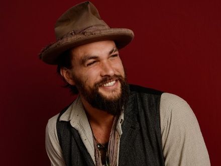 Jason Momoa już nie będzie milczącym mięśniakiem