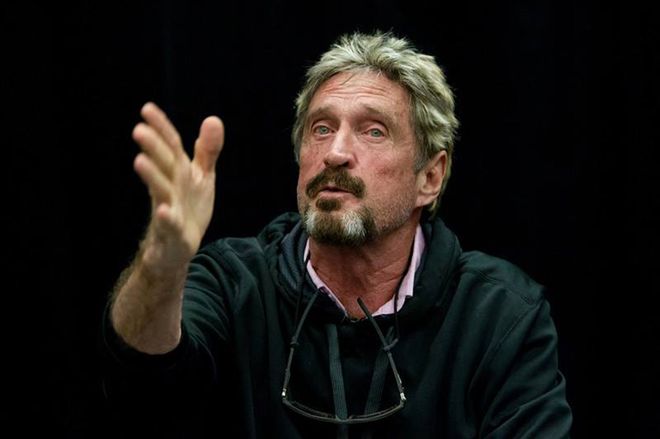 John McAfee chce zbudować gadżet, który powstrzyma inwigilację NSA