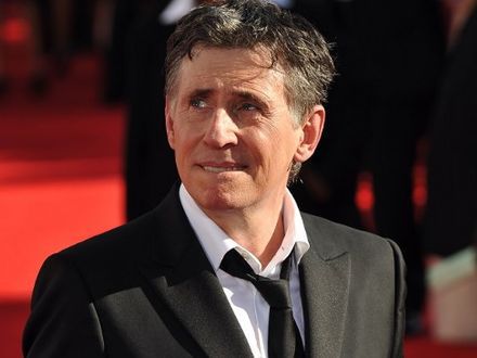 Gabriel Byrne w serialu twórców "House of Cards"