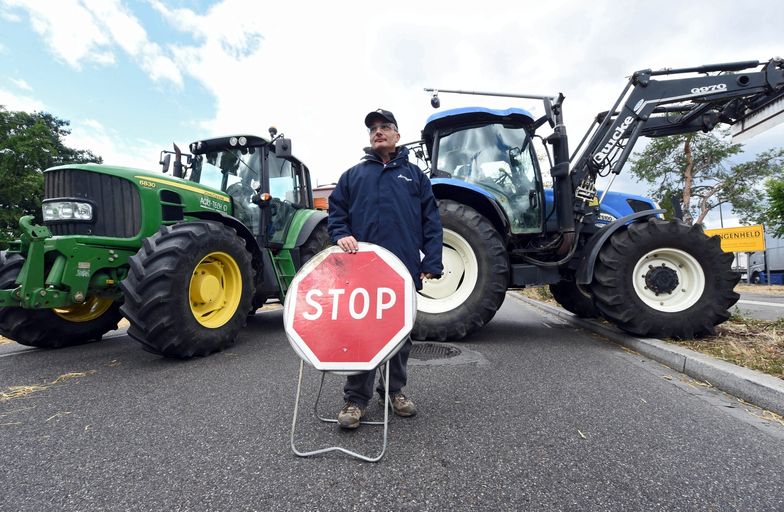 Protest rolników z Francji. Blokują drogi przed tanią żywnością z zagranicy