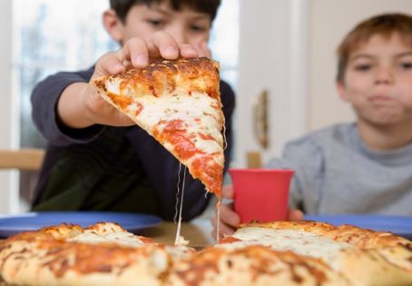 Pizza - niezastąpiona na imprezie