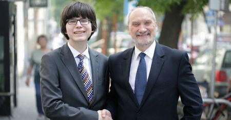 Wiemy, co dokładnie robi w MON 22-letni Edmund Janniger