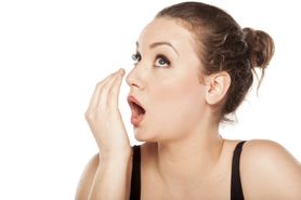 25 przyczyn nieprzyjemnego zapachu z ust. Znałeś je wszystkie?
