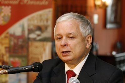 "Nie zaprosili L.Kaczyńskiego do Normandii - to potwarz"