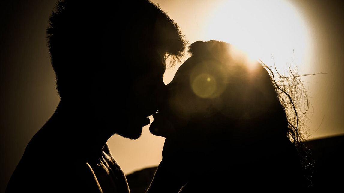 Namiętność jest charakterystyczną cechą romantycznych początków związku.