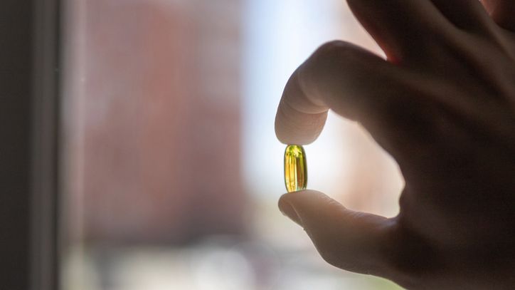 Tylko 9 proc. Polaków ma prawidłowy poziom witaminy D. Jak suplementować ją zimą?