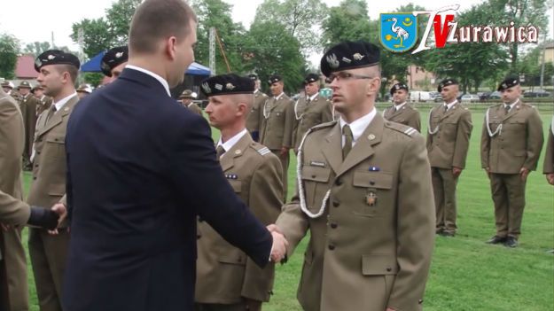 Kapral, który Misiewiczowi nie salutuje