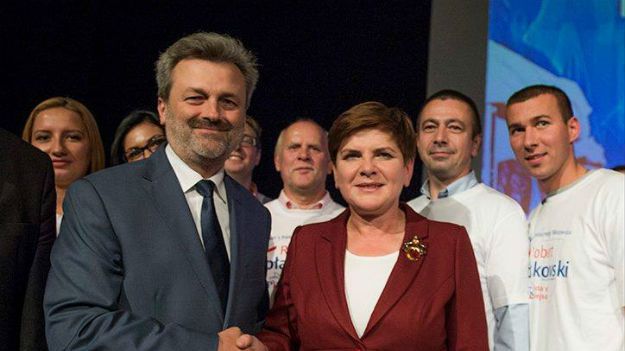 Poseł PiS Robert Kołakowski i premier Beata Szydło