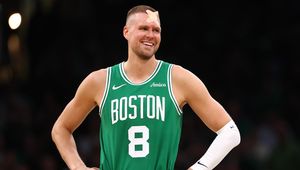 Gracz NBA jak w MMA. Cały od krwi