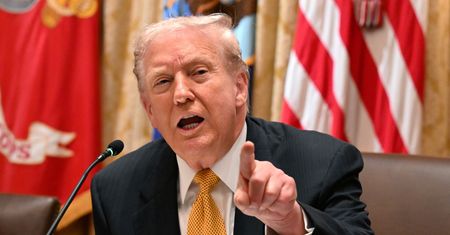 Trump zmienia podejście do Chin? Rozważają "kontrowersyjne posunięcie"