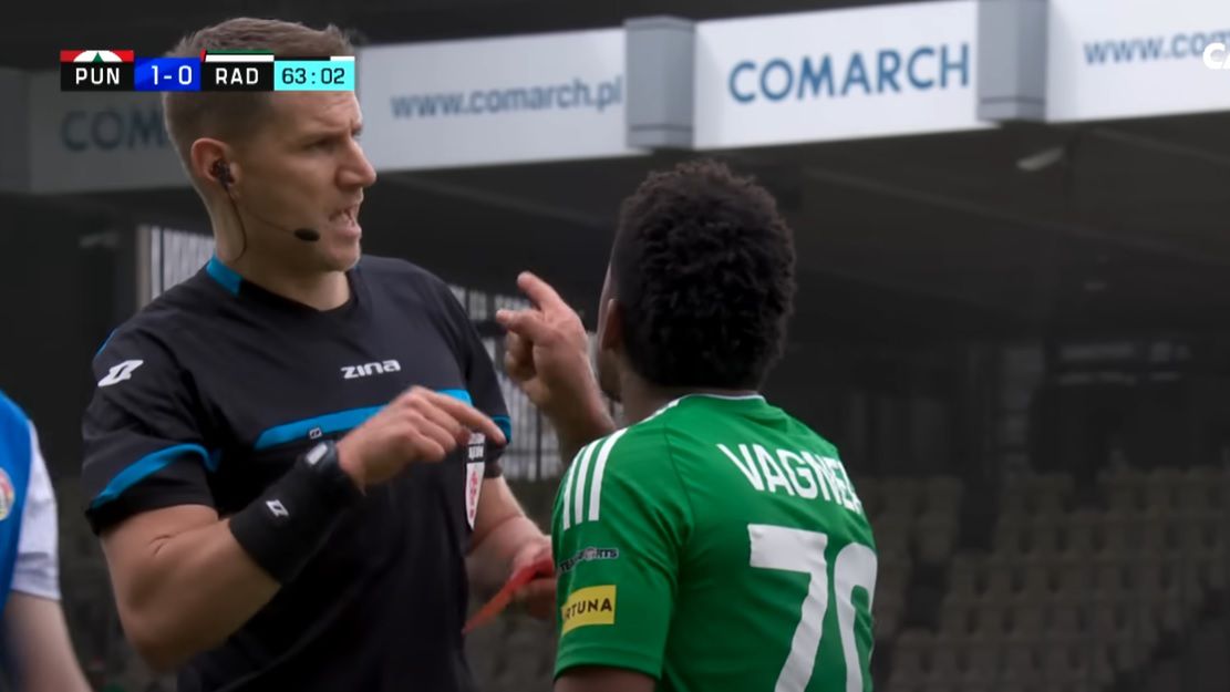 Zdjęcie okładkowe artykułu: YouTube / Screen / Canal+Sport / Na zdjęciu: Vagner Dias nie mógł się pogodzić z czerwoną kartką w meczu z Puszczą Niepołomice