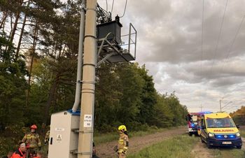 13-latek wszedł na słup. Został porażony prądem i spadł z wysokości