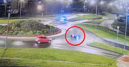 Poślizgnął się i wpadł pod koła. Dramatyczny wypadek rowerzysty w Zielonej Górze