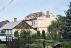 Uszkodzony dom w Wyrykach. Media: spadła na niego rakieta, nie dron