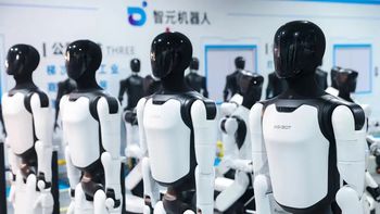 Humanoidalne roboty przejmują taniec synchroniczny. Nowy rekord