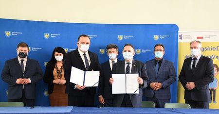 Śląskie. Będą inwestycje, program stypendialny i atlas zdrowia