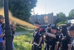 Protestowali podczas wiecu Kaczyńskiego. Policja użyła gazu, opozycja reaguje