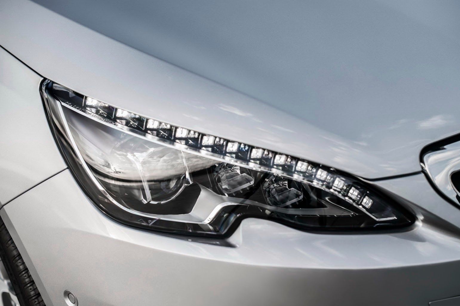 Nowy Peugeot 308 w obszernej galerii zdjęć 104