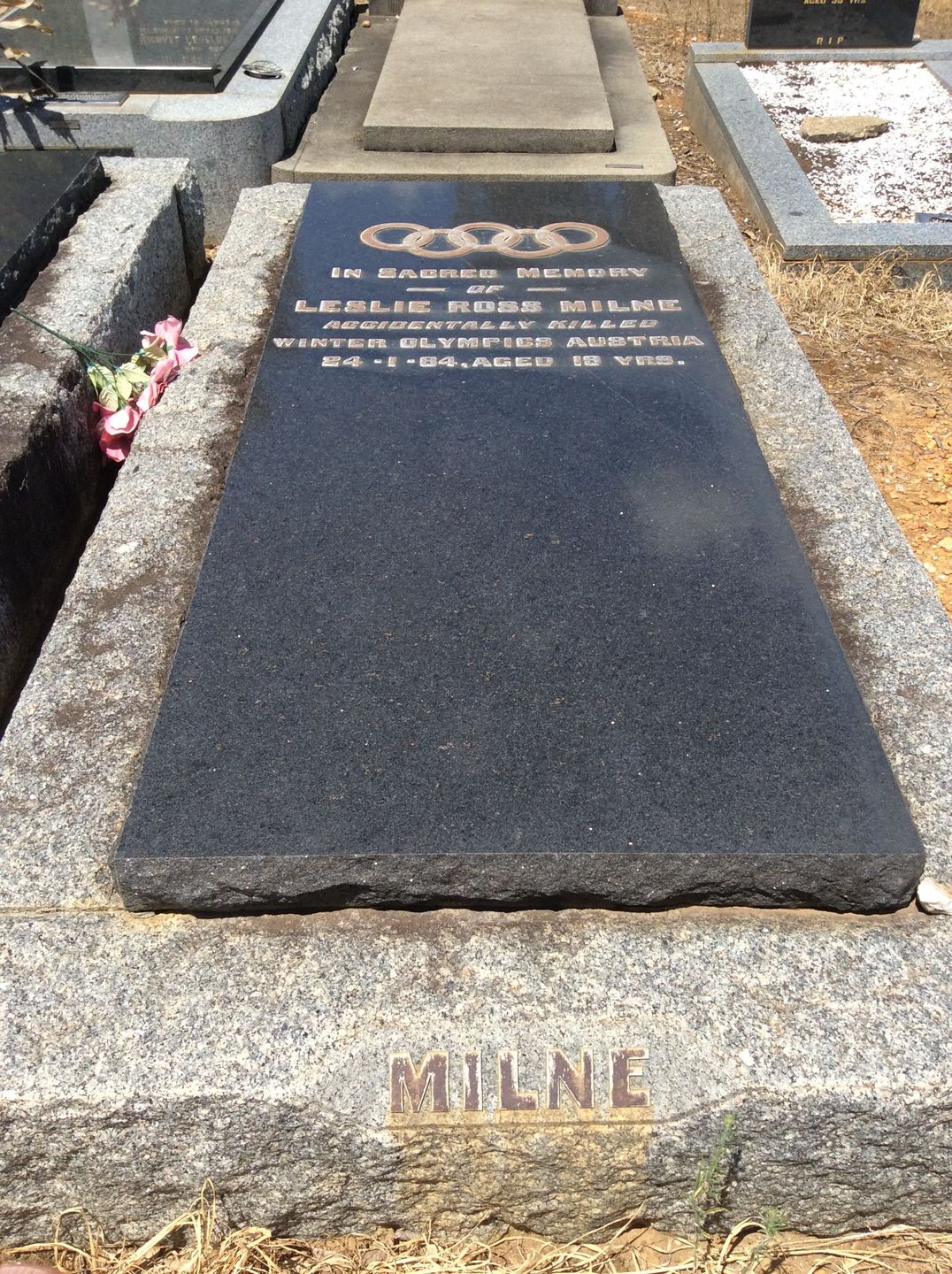 Grób australijskiego narciarza alpejskiego