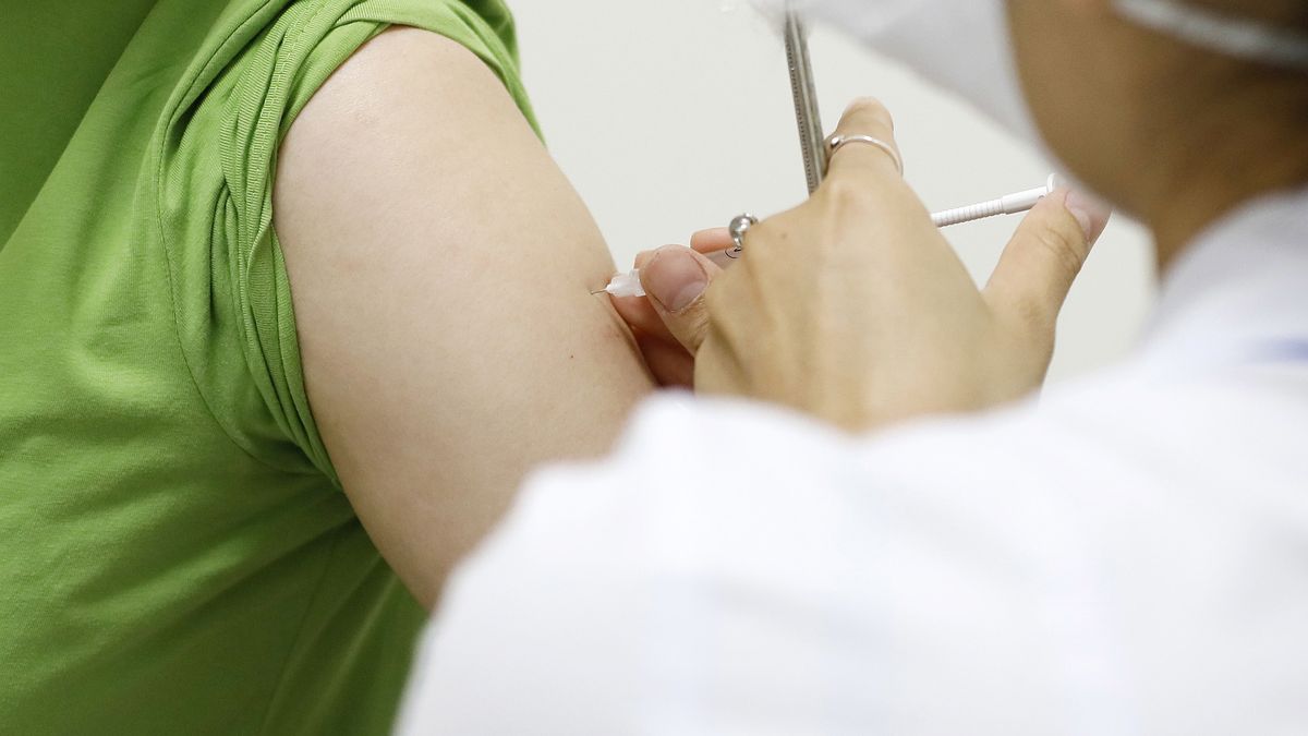 Szczepionka na raka została podana pierwszemu pacjentowi.