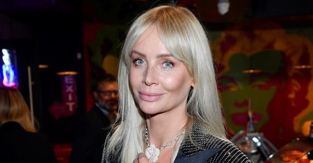 Agnieszka Woźniak-Starak w wełnianym swetrze. Idealny do różnych stylizacji