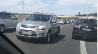 Jechał pod prąd korytarzem życia na S3. 27-latek dostał 8 tys. zł mandatu i 23 punkty