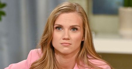 Agnieszka Kaczorowska pozuje w bieliźnie. Fanka wprost: "Piersi powiększyłaś?" Celebrytka ODPOWIEDZIAŁA