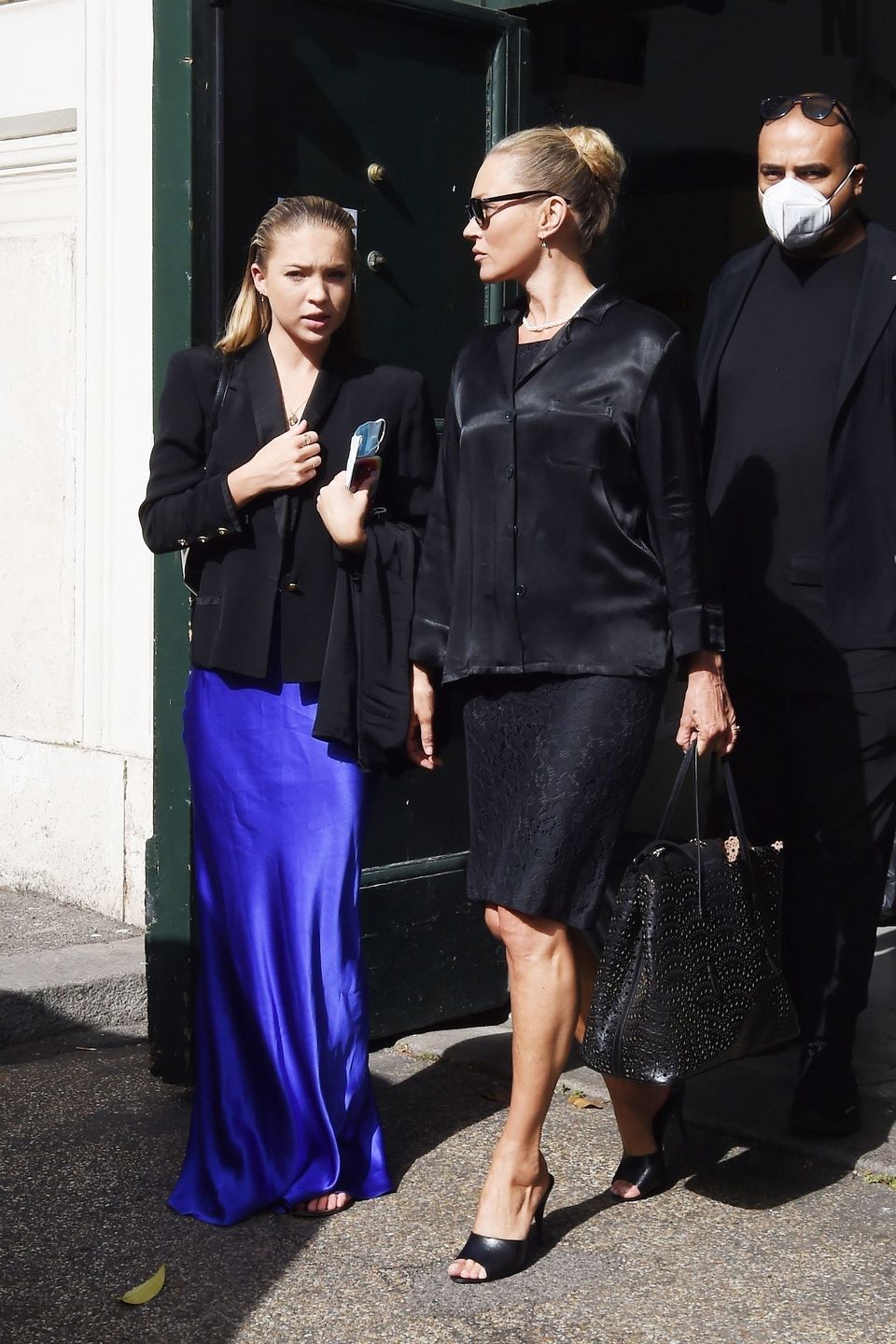 Kim Kardashian w koronkach zwiedza Watykan z Kate Moss 