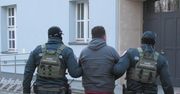 Grupa przestępcza fałszowała faktury. KAS zatrzymała 7 osób