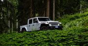 Jeep Gladiator wjeżdża do polskich salonów. Znamy cenę i specyfikację