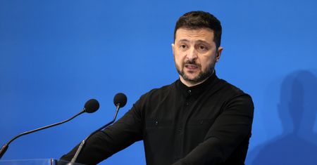 Zełenski podpisał ustawę. 60-latkowie mogą iść do wojska