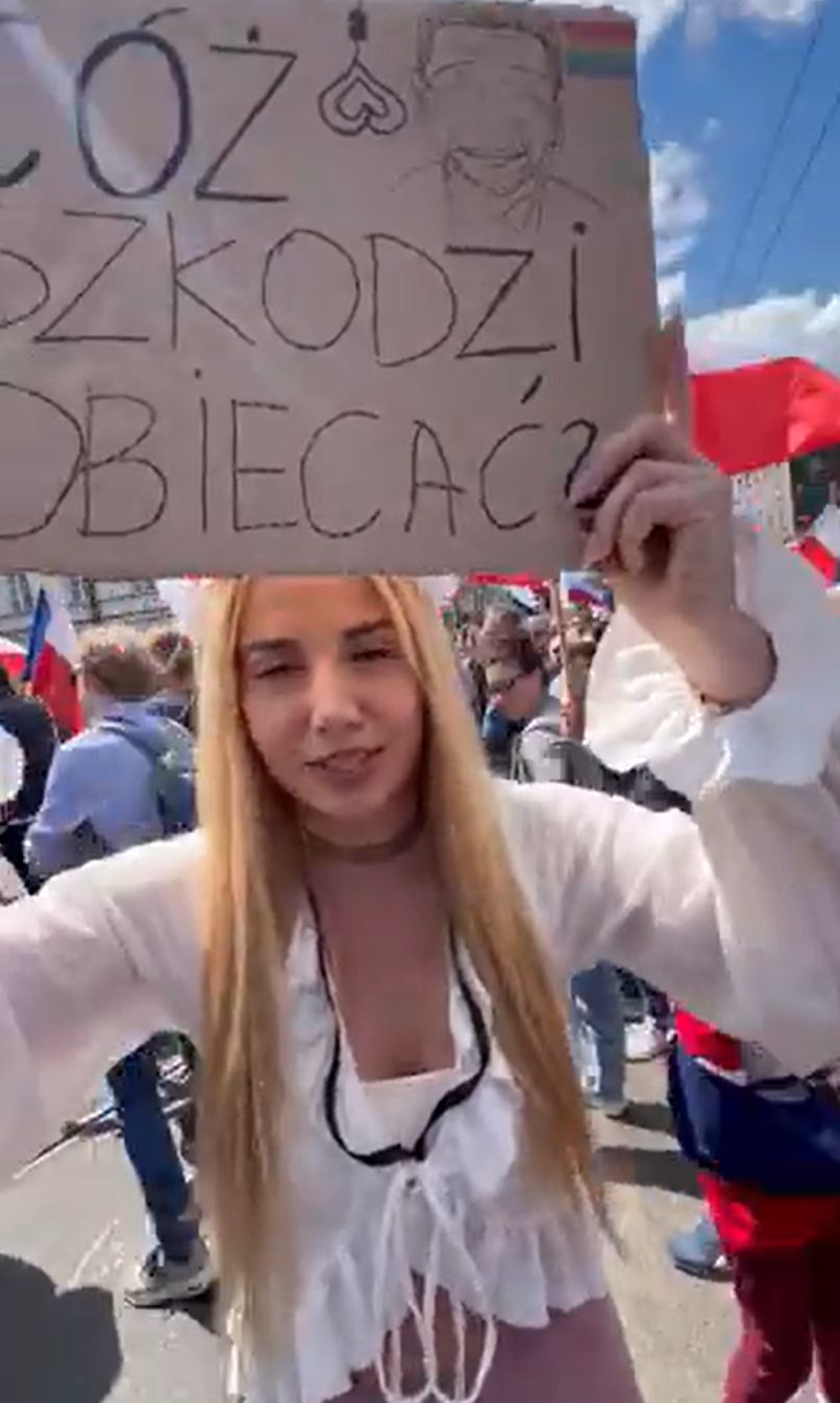 Schreiber zaatakowana przez kobietę na Wielkim Marszu Patriotów