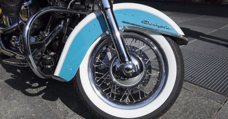 Kupujesz pierwszy motocykl? Nie zapomnij o crash padach lub gmolach