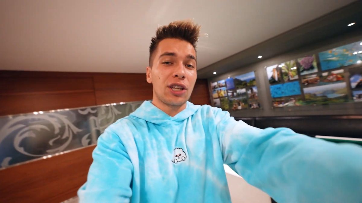 Karol Friz Wiśniewski z Ekipą wchodzi w gry.